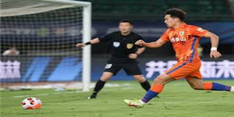 关键球员表现解析：布拉德利封神与门将凯莱赫制胜-华体会