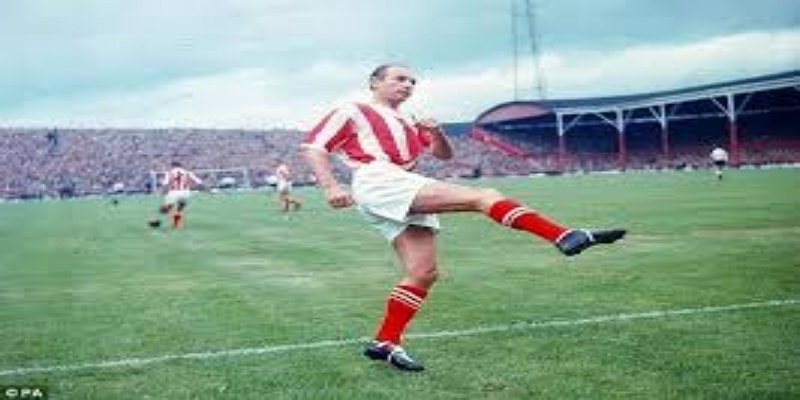 战火中诞生的传奇：Frank Soo的早期生涯与英格兰首秀-华体会