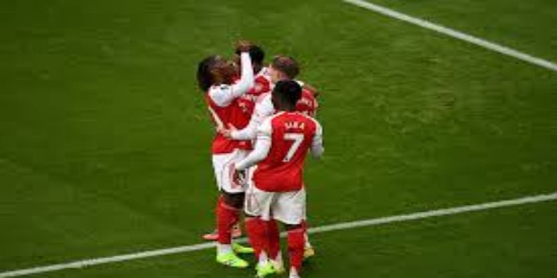 英超延期规则引发巨大争议：华体会专家视角下的问题与矛盾-华体会